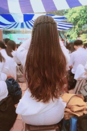 Áo dài lại còn lọt khe anh em mình cứ thế thôi hẹ hẹ hẹ hẹ