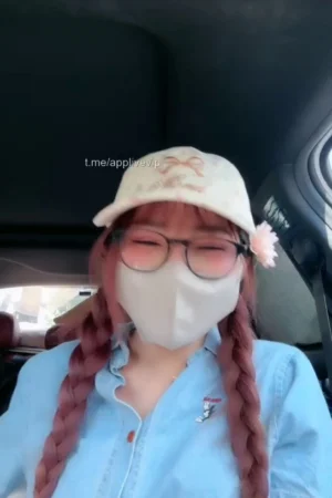 Con gái thời nay kiểu gạ trai lạ vào ô tô chịch xong livestream